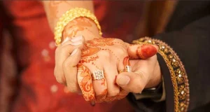 বরের মায়ের চেয়েও ৯ বছরের বড় পুত্রবধূ!