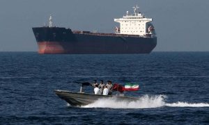 এবার হরমুজ প্রণালিতে ২ জাহাজ জব্দ করল আইআরজিসি