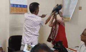 চাঁদার দাবিতে কলেজে ঢুকে শিক্ষিকাকে জুতাপেটা করলেন বিএনপি নেতা