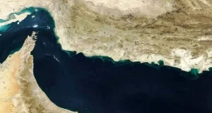 মার্কিন অবরোধ অগ্রাহ্য করে হরমুজ পাড়ি দিচ্ছে ইরানের জাহাজ