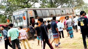 কুমিল্লায় স্টার লাইন বাসের ধাক্কায় পথচারী নিহত