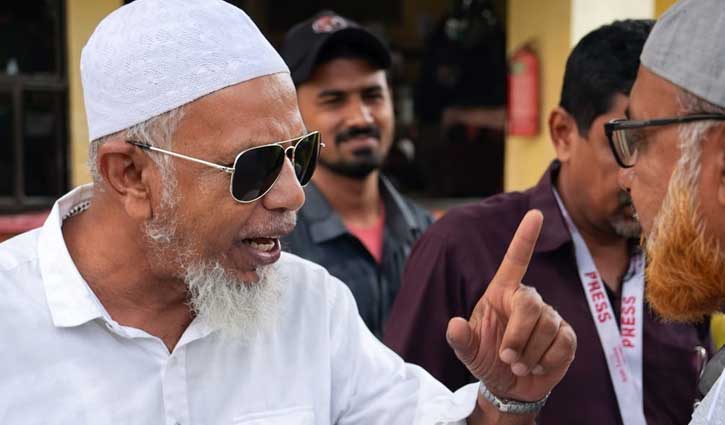 তেল নেওয়ার লাইনে দাঁড়ানো নিয়ে তর্কাতর্কি; বিএনপির দুই নেতার ভিডিও ভাইরাল