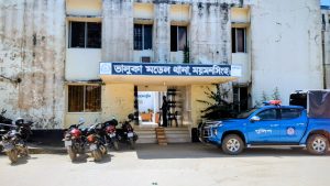 ভালুকায় নারী ভাড়াটিয়াকে কেন্দ্র করে বিরোধ, বাড়ির মালিককে হত্যার হুমকির অভিযোগ