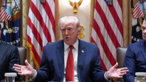 হরমুজ প্রণালি খুলে দিতে যুক্তরাষ্ট্রকে অনুরোধ করেছে ইরান: ট্রাম্প