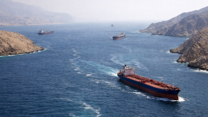 মার্কিন অবরোধ পাত্তা না দিয়ে ইরানের বন্দর থেকে ৪ জাহাজের হরমুজ অতিক্রম