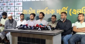 প্রধানমন্ত্রীর কাছে চাঁদাবাজ-দুর্নীতিবিরোধী কার্ড চাইলেন আসিফ মাহমুদ