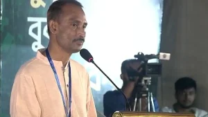 ‘আমরা আজ নব্য স্বৈরাচারের গন্ধ পাচ্ছি’: শহীদ ফারহান ফাইয়াজের বাবা