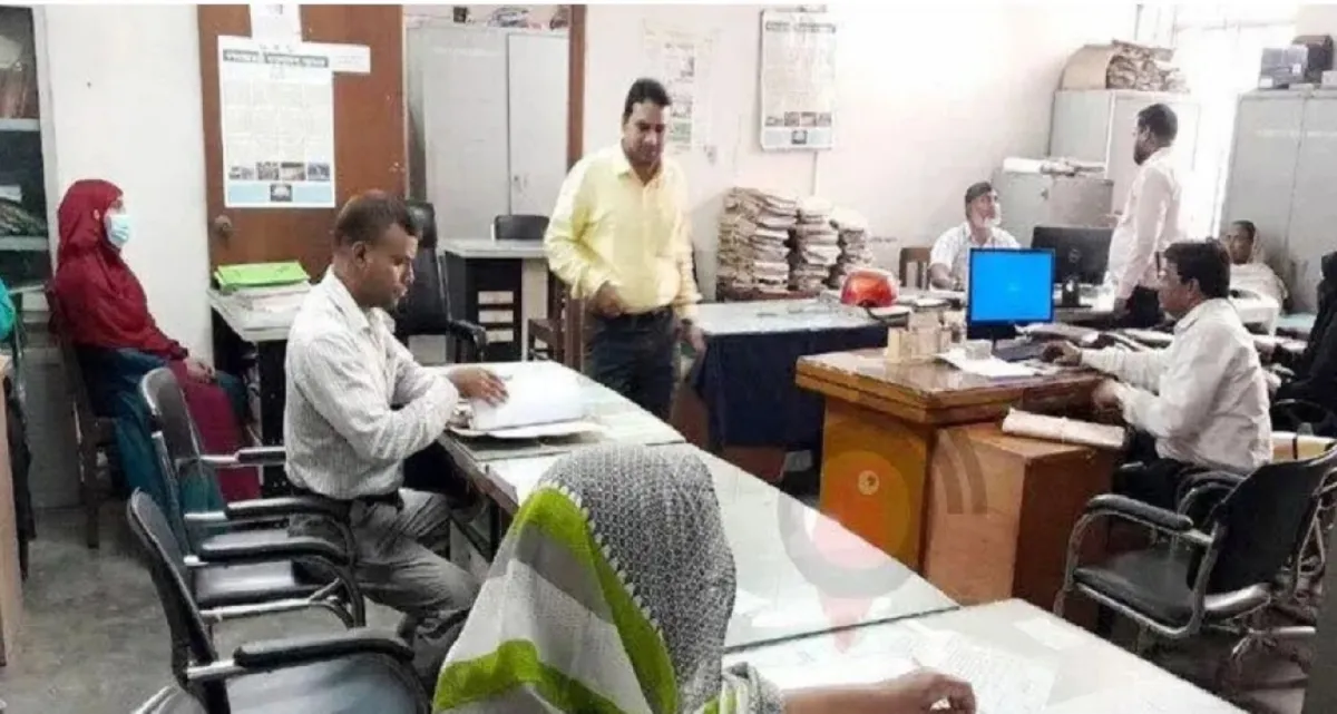 আজ থেকে নতুন সময়সূচিতে চলবে অফিস-ব্যাংক ও মার্কেট