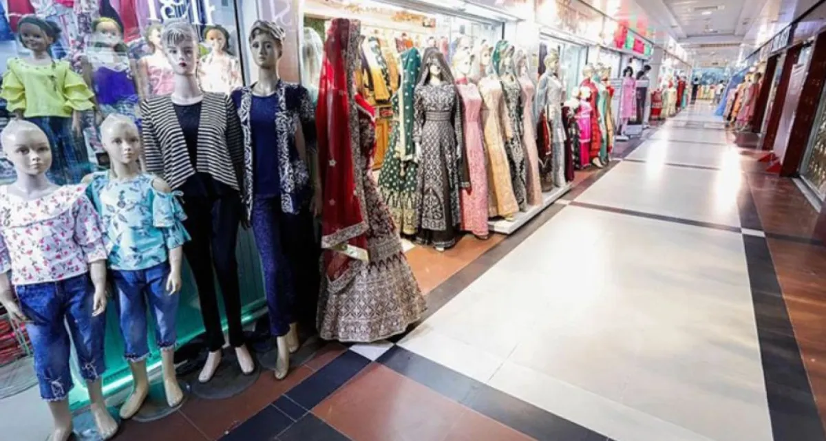 ব্যবসায়ীদের অনুরোধে দোকানপাট খোলা রাখার সময় নিয়ে নতুন সিদ্ধান্ত