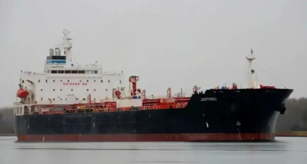 এবার মালয়েশিয়া থেকে এলো ২৭ হাজার টন অকটেন