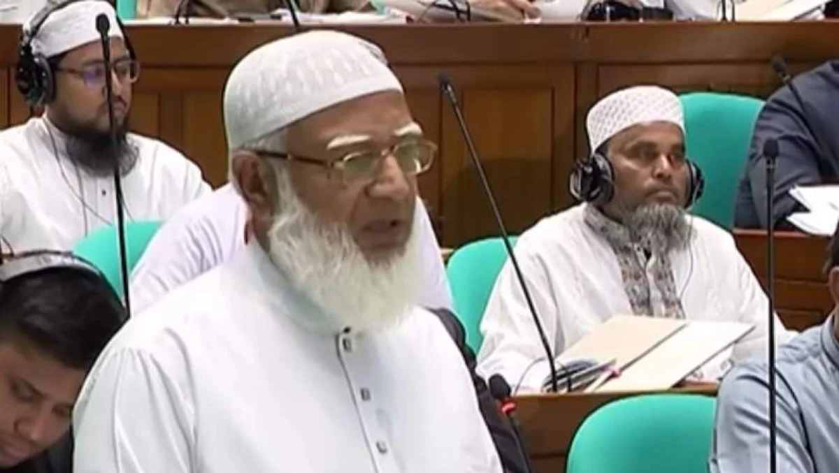 ‘যেহেতু আমরা দুর্বল ছাত্র, হাত তুলবো নাকি নামাবো বুঝতে পারি না’: জামায়াত আমির