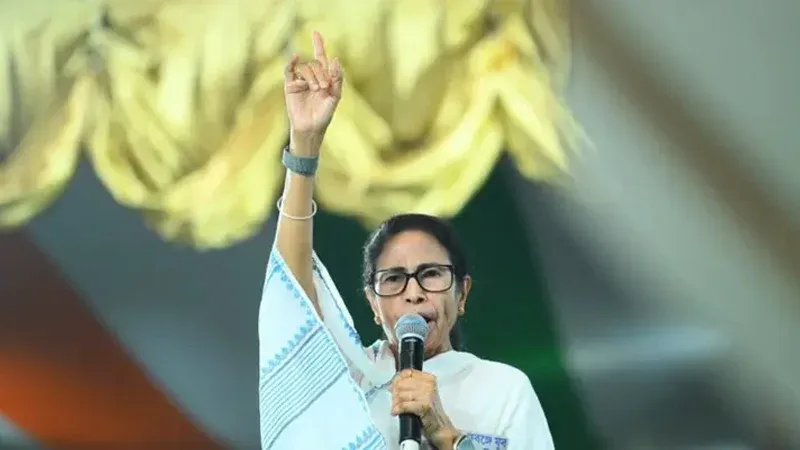 বিজেপিকে ডিটেনশন ক্যাম্পে পাঠিয়ে দেব, মমতার হুঁশিয়ারি