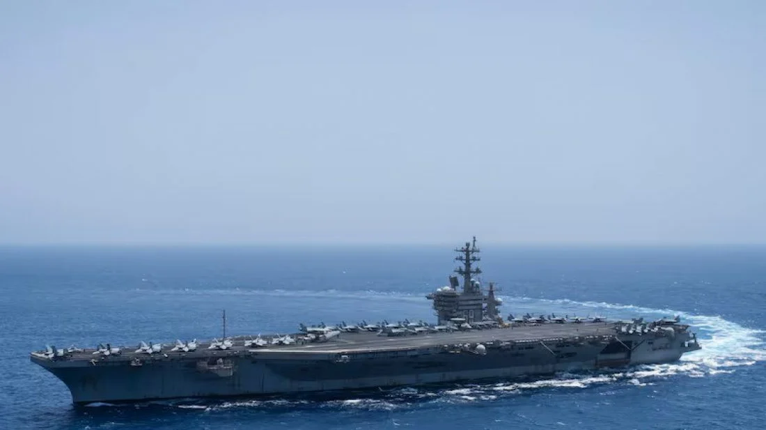 মার্কিন রণতরীতে আগুন, আহত তিন নাবিক