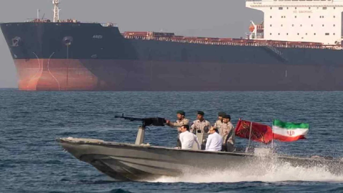 হরমুজ প্রণালিতে বিনামূল্যে নিরাপত্তা পাওয়া যাবে না : ইরান