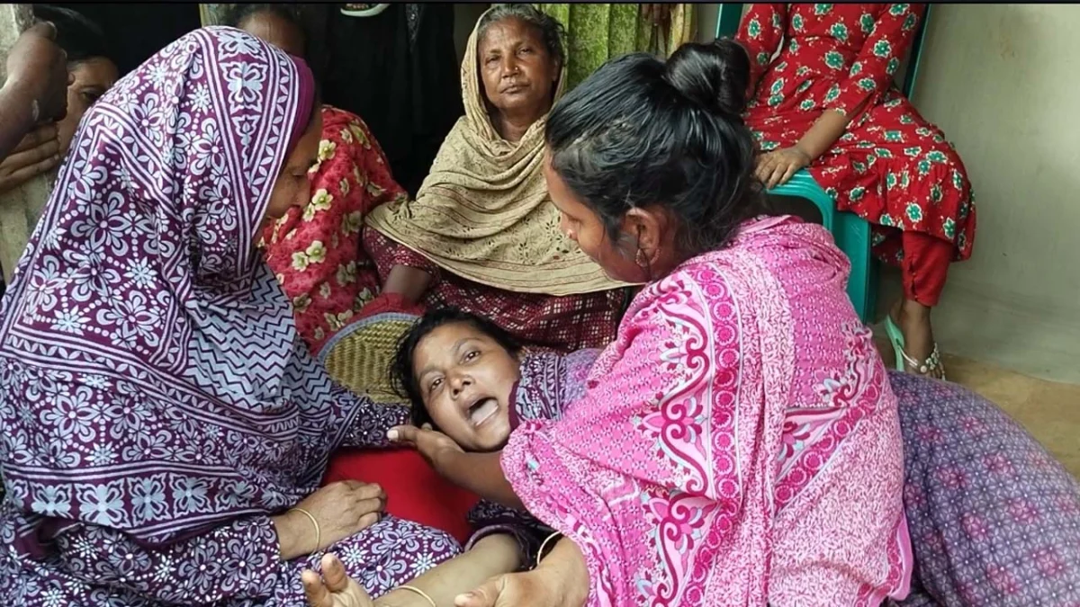 একই পরিবারের ৪ জনকে গলা কেটে হত্যা