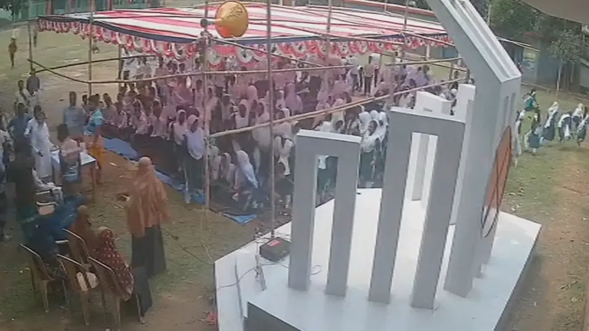 দাওয়াত না পেয়ে বিদ্যালয়ে তালা, বিএনপির ৬ নেতা আজীবন বহিষ্কার