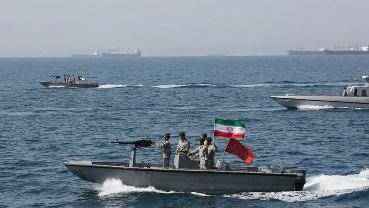 যুদ্ধবিরতি লঙ্ঘনের অভিযোগে হরমুজ প্রণালি খোলা ‘সম্ভব নয়’: ইরান