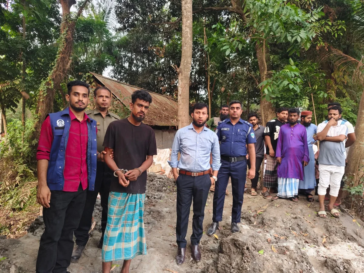 মুরাদনগরে অবৈধ ড্রেজারে মাটি উত্তোলনের অপরাধে ৭ দিনের কারাদণ্ড, ৩টি মেশিন জব্দ