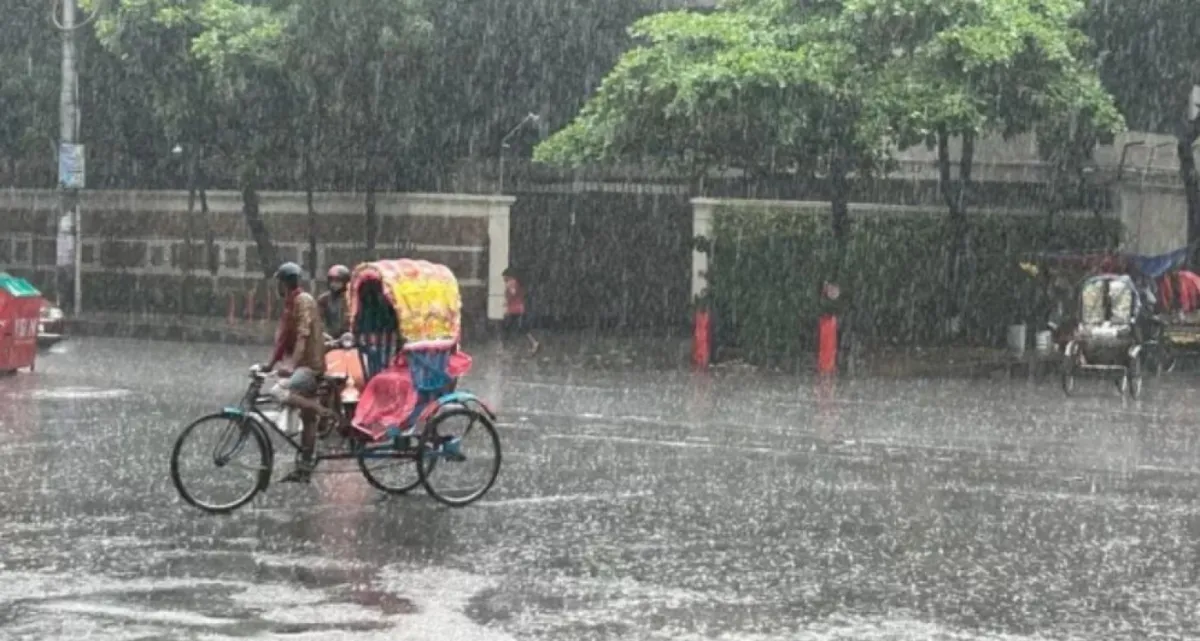 গরমে ঢাকায় নেমে এলো স্বস্তির বৃষ্টি