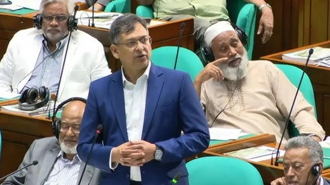 আন্তর্জাতিক বিমানবন্দরে নিরাপত্তা জোরদার করেছে সরকার: স্বরাষ্ট্রমন্ত্রী