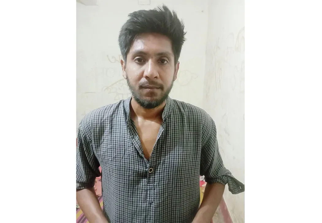 রাজশাহী’র আদালতে পেশকারের কাছে চাঁদা দাবি, ওয়ারেন্টভূক্ত আসামী আটক