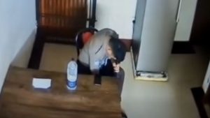 নিজের মাথায় গুলি করে আত্মহত্যা করলেন পুলিশ সদস্য