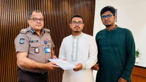 পুলিশের সামনে চাপাতি–হকিস্টিক নিয়ে হামলা করেছে ছাত্রদল: সাদিক কায়েম