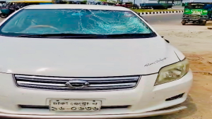 পূর্বাচল তিনশো ফিট সড়কে মোটরসাইকেলের সঙ্গে প্রাইভেটকারের সংঘর্ষে দুই কলেজ ছাত্র নিহত