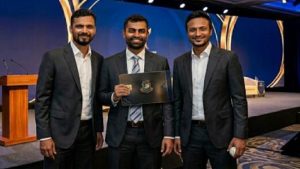 সাকিব-মাশরাফিকে ক্যাপ্টেনস কার্ড বুঝে নেওয়ার আহ্বান তামিমের