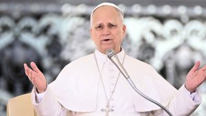 বিশ্ব এখন ‘কয়েকজন স্বৈরশাসকের হাতে ধ্বংসের পথে’ এগিয়ে যাচ্ছে: পোপ লিও