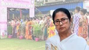 পশ্চিমবঙ্গে ক্ষমতাচ্যুত হওয়ার পথে মমতা, বলছে বুথফেরত জরিপ