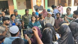 রাত পোহালেই এসএসসি পরীক্ষা: শিক্ষার্থীদের প্রবেশপত্র না দিয়ে টাকা নিয়ে উধাও শিক্ষক ও অফিস সহকারী