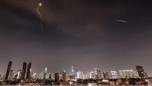 সন্ধ্যায় ইসরায়েলে রকেট হামলা করল লেবাননের যোদ্ধারা