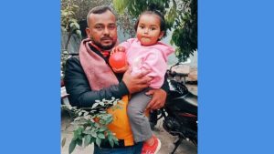 বজ্রপাতে বাবার মৃত্যু, কোল থেকে ছিটকে বাঁচল মেয়ে