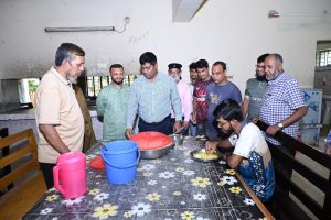 শিক্ষার্থীবান্ধব ক্যাম্পাস গঠনে আবাসিক হল পরিদর্শন করলেন কুবি উপাচার্য