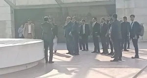 জিয়া ও খালেদার কবরে পাক স্বরাষ্ট্রমন্ত্রীর শ্রদ্ধা নিবেদন