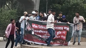 টিএসসিতে ছাত্রলীগের ঝটিকা মিছিল, গাড়িসহ আটক ২