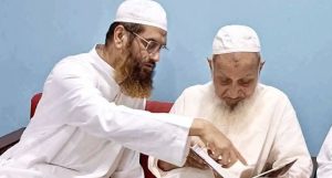 পরিষ্কার হয়ে গেছে আমরা এক, মামুনুল হককে হেফাজত আমির