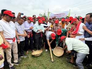 ভালুকায় খাল পুনঃখনন কাজের উদ্বোধন