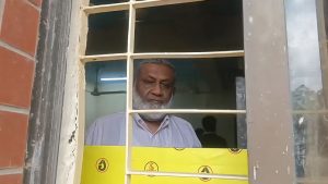 কমিশন না পেয়ে উন্নয়ন প্রকল্পের পরিচালককে অবরুদ্ধ করে রাখল ছাত্রদল