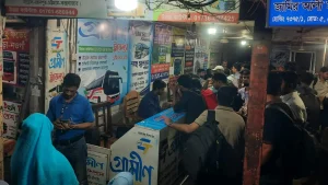 অভিনব কৌশলে আব্দুল্লাহপুর-আজমপুরে নেওয়া হচ্ছে বাড়তি ভাড়া