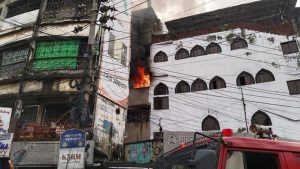 গুলিস্তানে জুতার গোডাউনে আগুন | Barta Bazar
