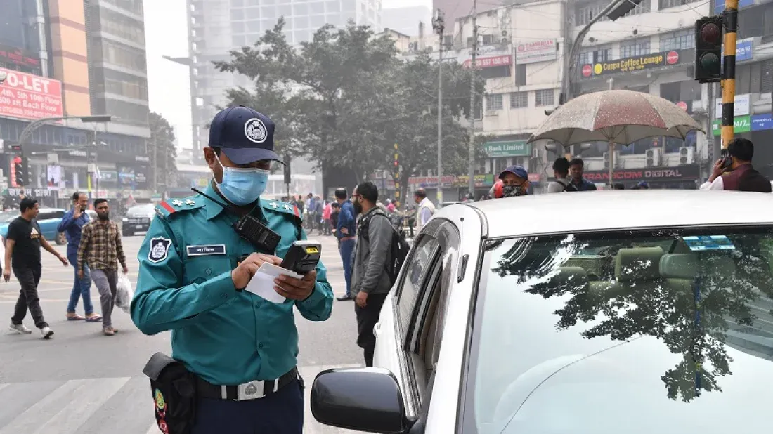 ট্রাফিক আইন ভাঙলে অটো নোটিশ, হাজিরা না দিলে পরোয়ানা