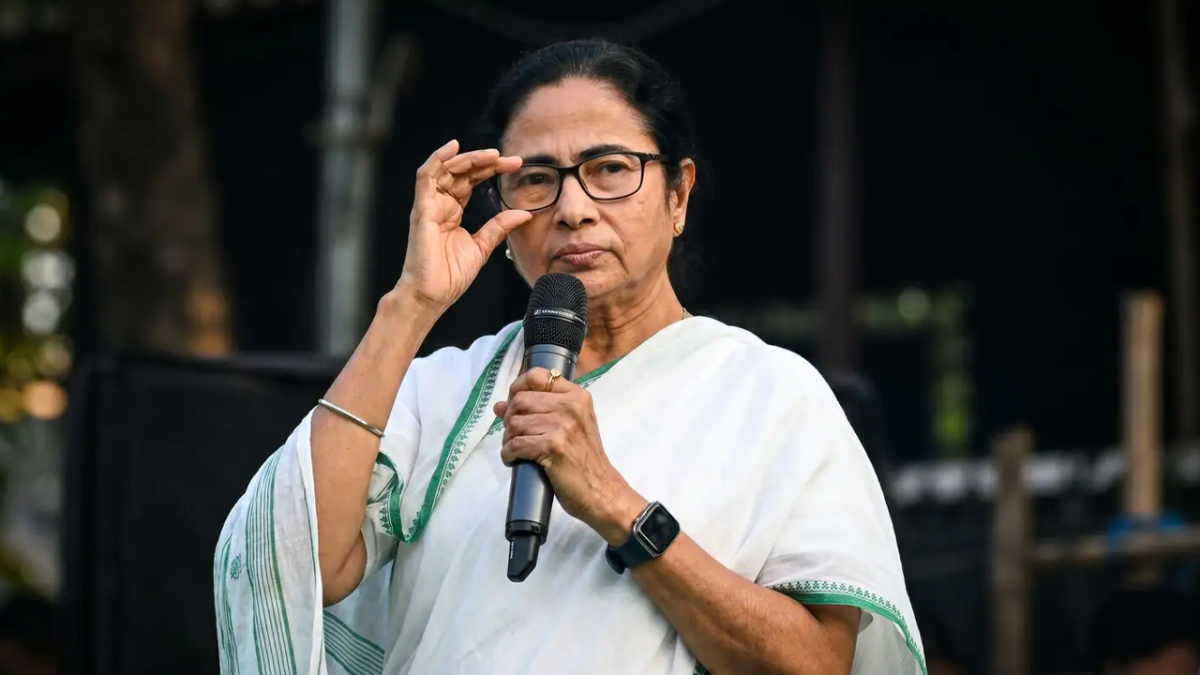 পদত্যাগ করব না, পারলে বরখাস্ত করুক: দৃঢ় কণ্ঠে মমতা