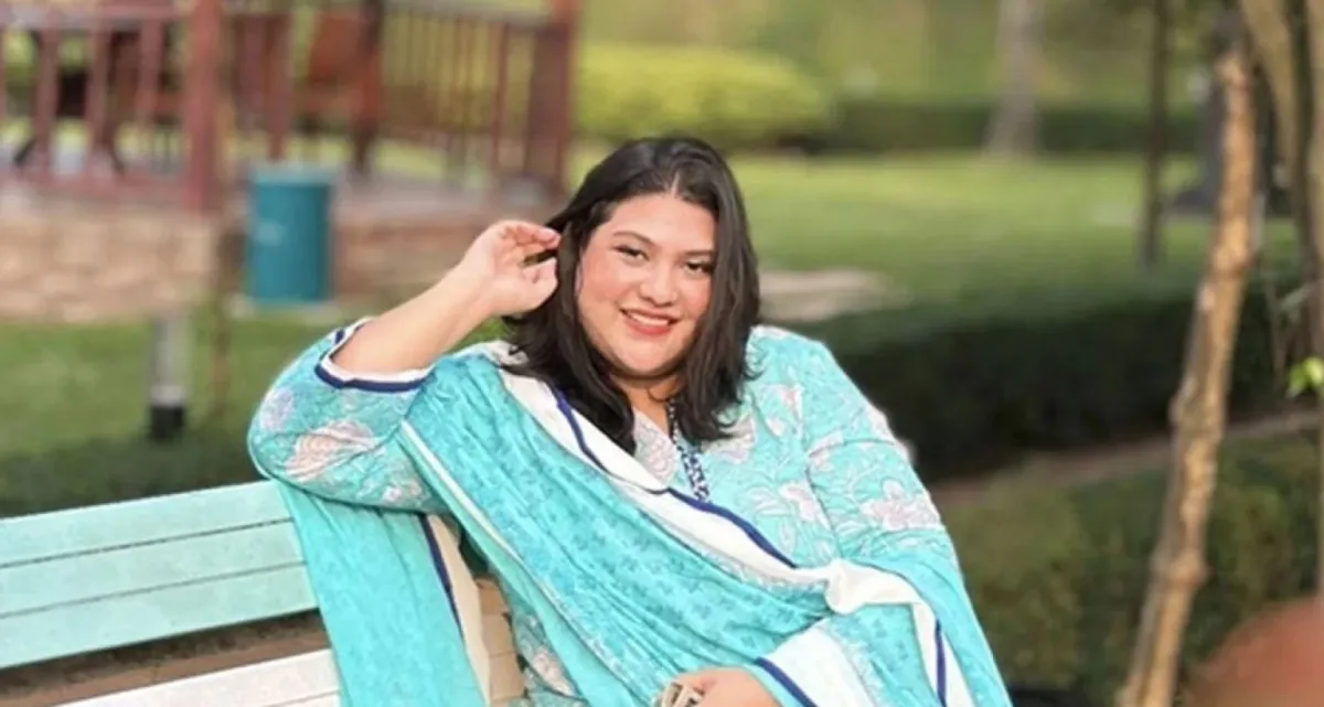 অবস্থার অবনতি, লাইফ সাপোর্টে কনটেন্ট ক্রিয়েটর কারিনা কায়সার