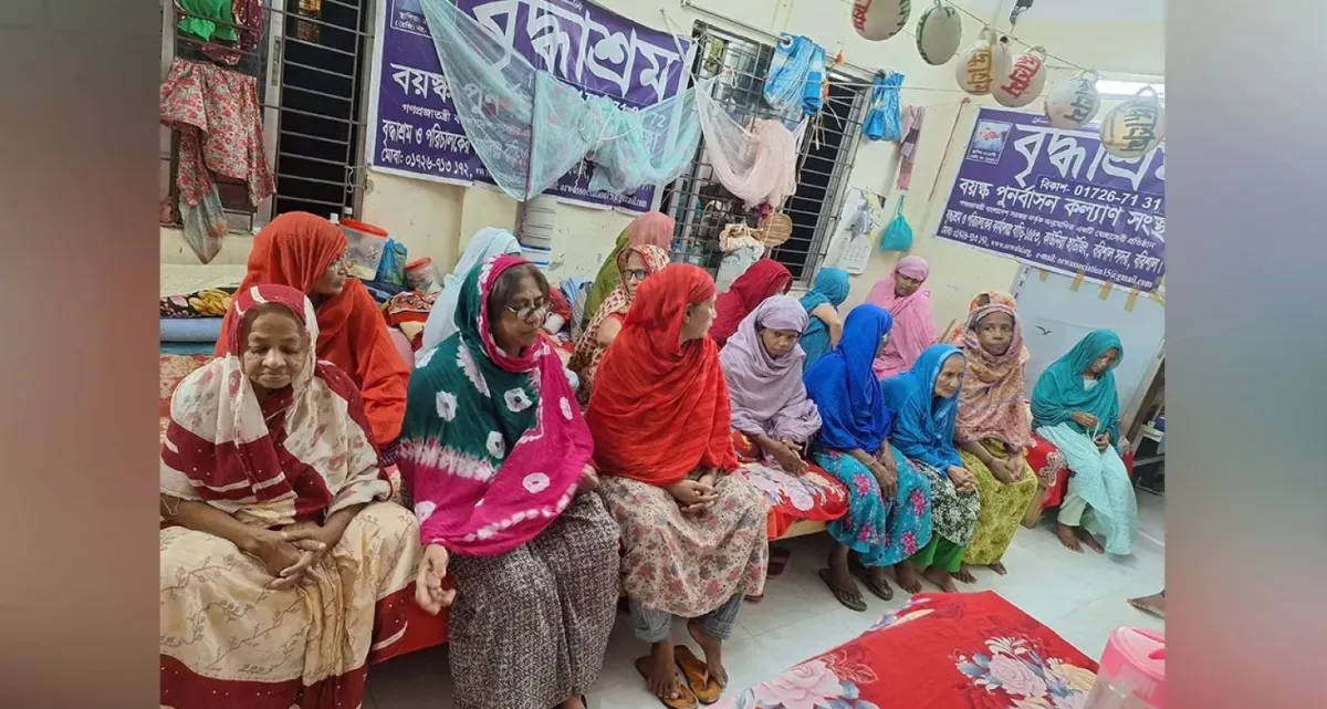 চার সন্তান থাকা সত্ত্বেও বৃদ্ধাশ্রমে ঠাঁই হলো এক দুঃখিনি মায়ের