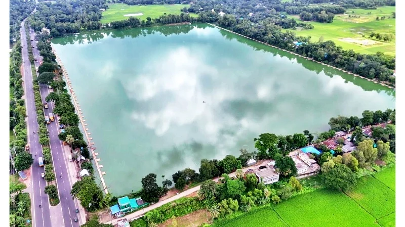 ইজারাদারদের দ্বন্দ্বে অচল জগন্নাথদীঘি, লাভবান প্রভাবশালীরা