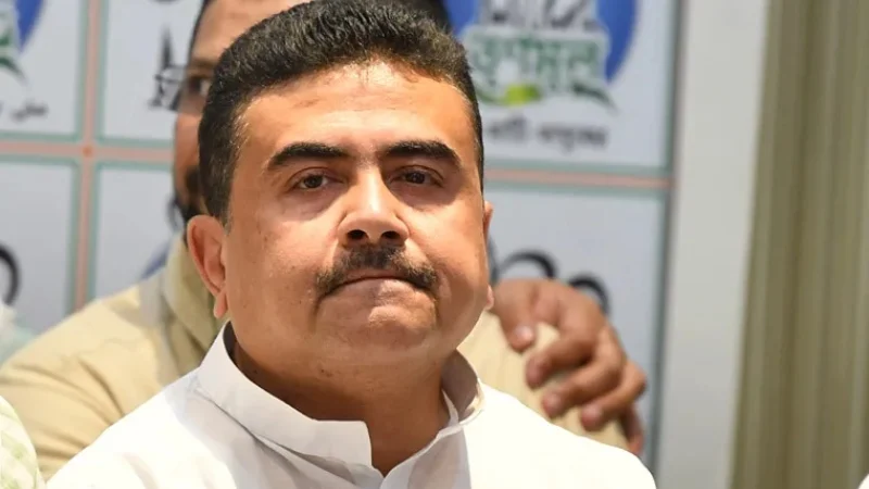 এবার সরকারি কর্মকর্তা-কর্মচারীদের বাকস্বাধীনতা হরণ করল শুভেন্দুর সরকার