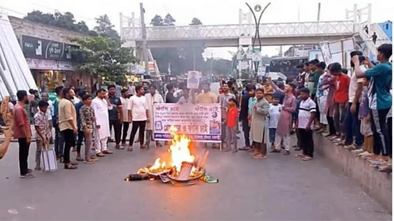 রিয়া হত্যা: জামায়াত নেতার গ্রেপ্তার দাবিতে মহাসড়ক অবরোধ