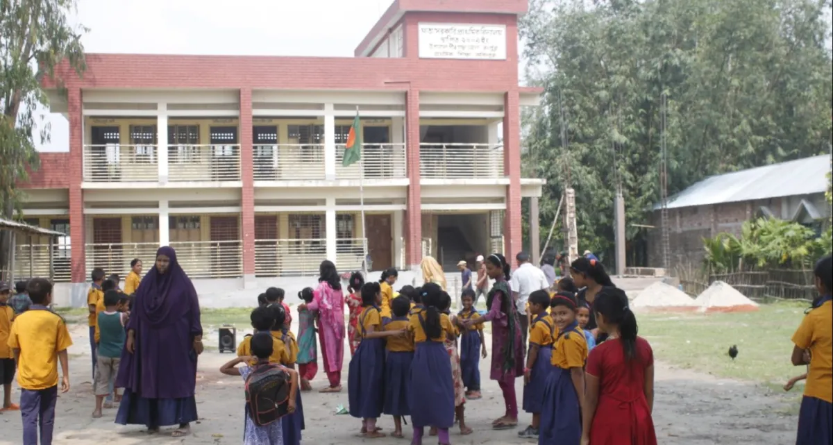 সাড়ে ৬৫ হাজার সরকারি প্রাথমিক বিদ্যালয়ে টানা ১৫ দিনের ছুটি কার্যকর